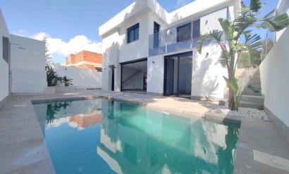 Villa - Återförsäljning - Torrevieja -
                Los balcones