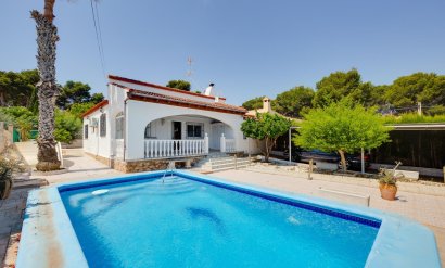 Villa - Herverkoop -
            Torrevieja - AM-01785