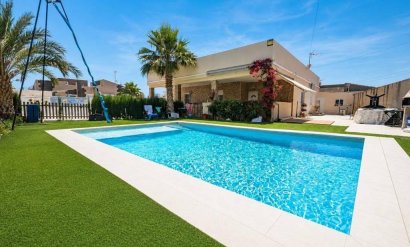 Villa - Odsprzedaż - Torrevieja -
                La Siesta - El Salado - Torreta