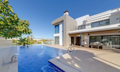 Villa - Odsprzedaż - Torrevieja -
                Los balcones