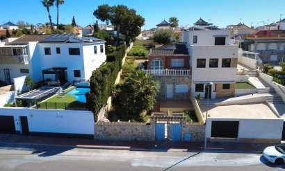 Villa - Resale - Orihuela Costa -
                Urbanización Perla del Mar