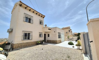 Villa - Resale - San Miguel de Salinas -
                Ciudad de las comunicaciones