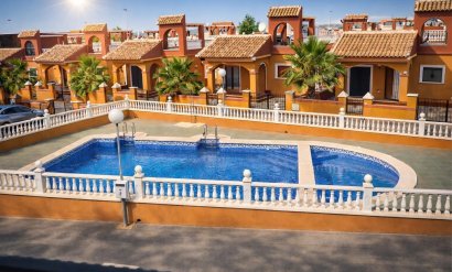 Villa - Resale - Torrevieja -
                Aguas Nuevas