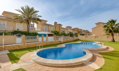 Villa - Resale - Torrevieja -
                Aguas Nuevas