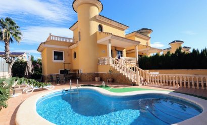 Villa - Resale - Villamartin -
                Villamartin