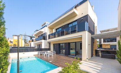 Villa - Segunda mano -
            Orihuela Costa - AM-01915