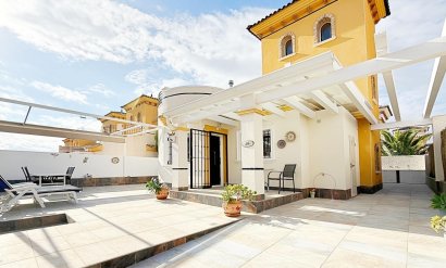 Villa - Segunda mano - Orihuela Costa - Urbanización Perla del Mar