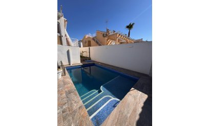 Villa - Segunda mano -
            Torrevieja - AM-01880