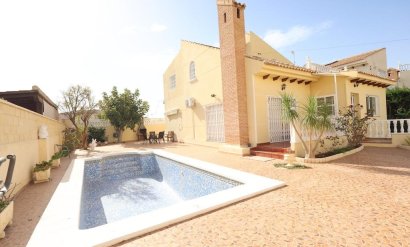 Villa - Wiederverkauf -
            Orihuela Costa - AM-01629