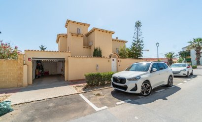Villa - Wiederverkauf - Torrevieja -
                Playa de la mata