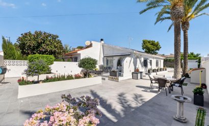 Villa - Wiederverkauf - Torrevieja -
                Playa de los Locos