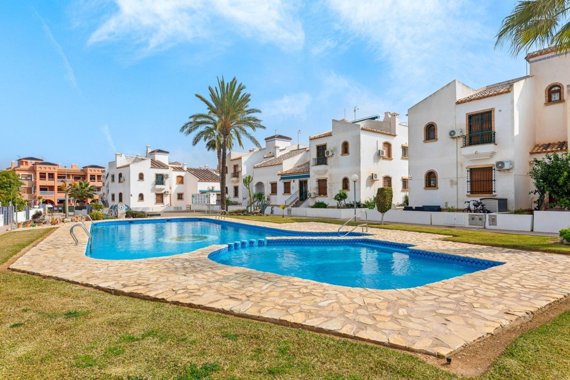 Wiederverkauf - Apartamento -
Orihuela Costa - Villamartín
