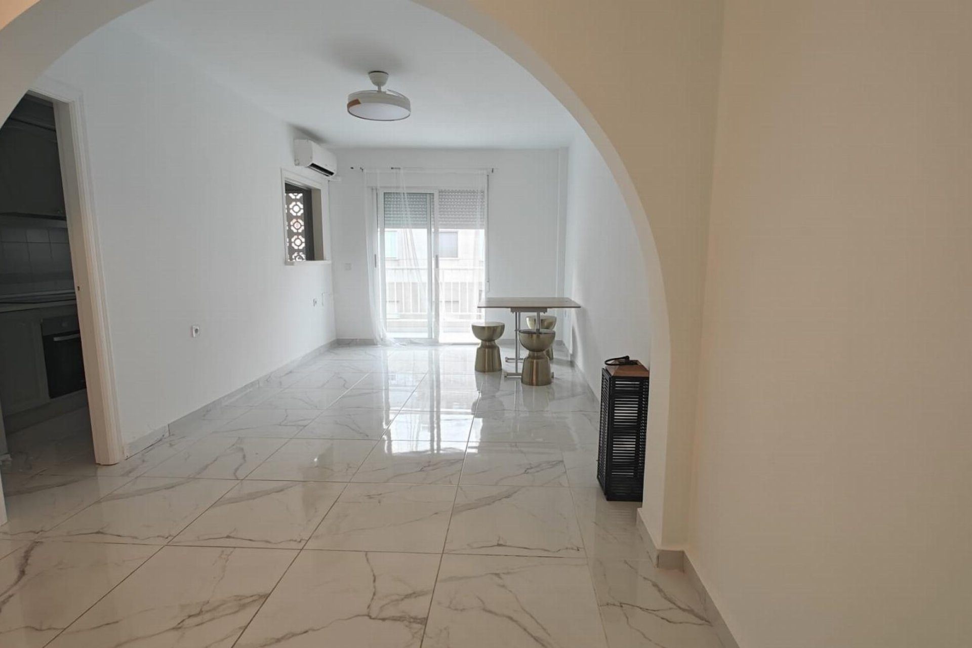 Wiederverkauf - Apartamento -
Torrevieja - Acequion