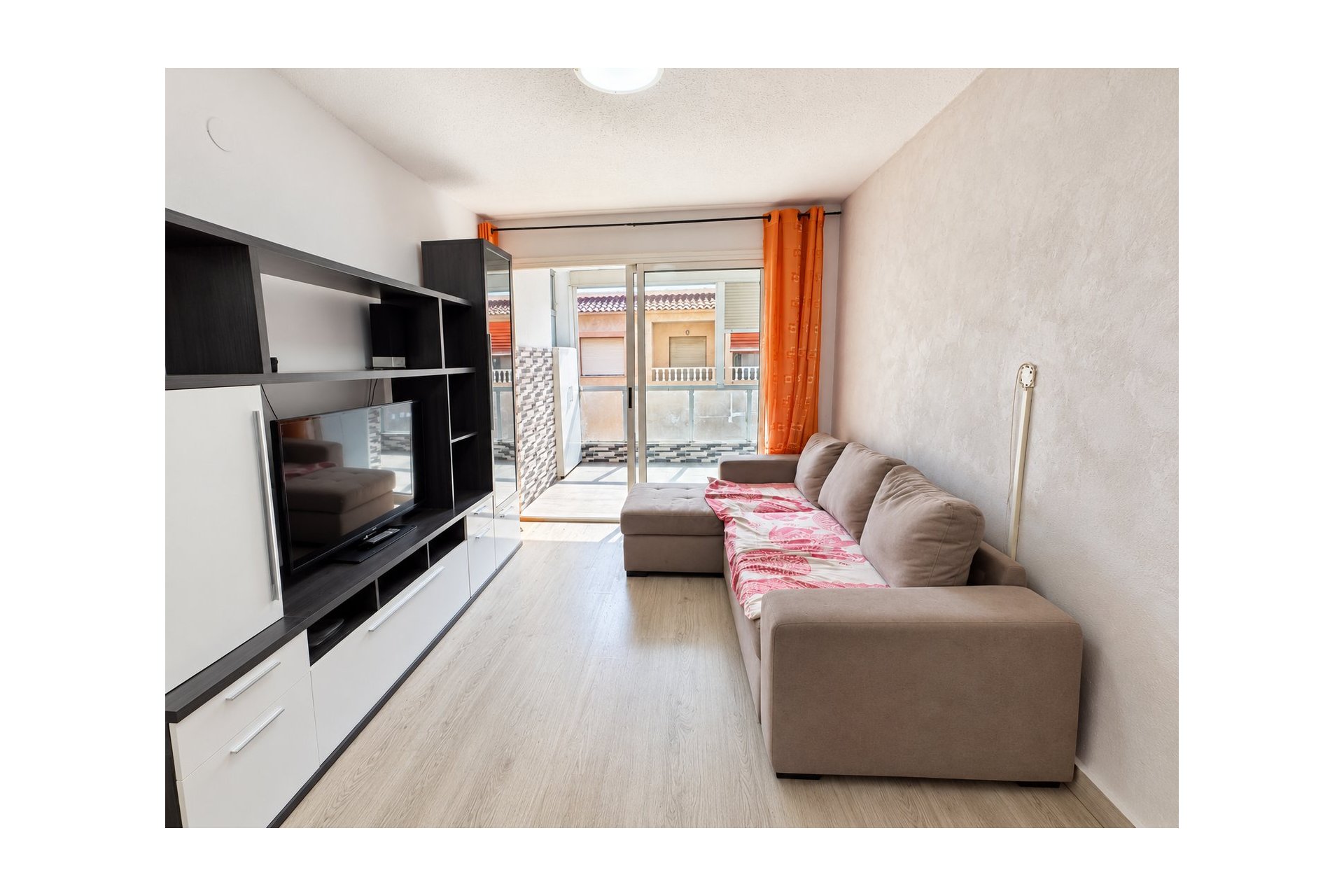 Wiederverkauf - Apartamento -
Torrevieja - Playa de los Naufragos