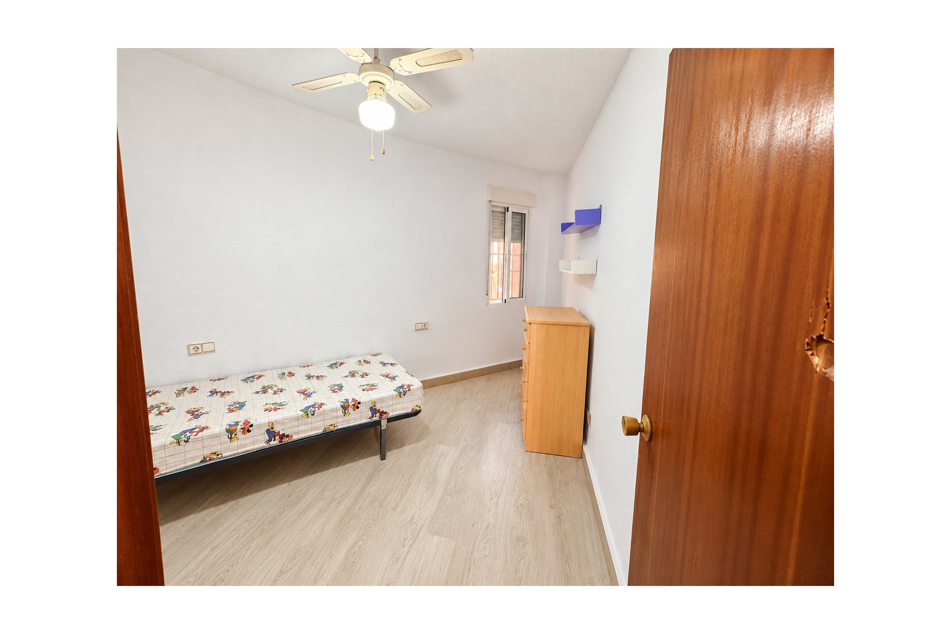 Wiederverkauf - Apartamento -
Torrevieja - Playa de los Naufragos