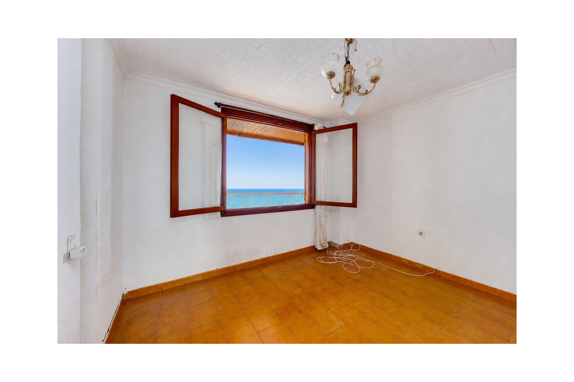 Wiederverkauf - Apartamento -
Torrevieja - Playa del Acequión