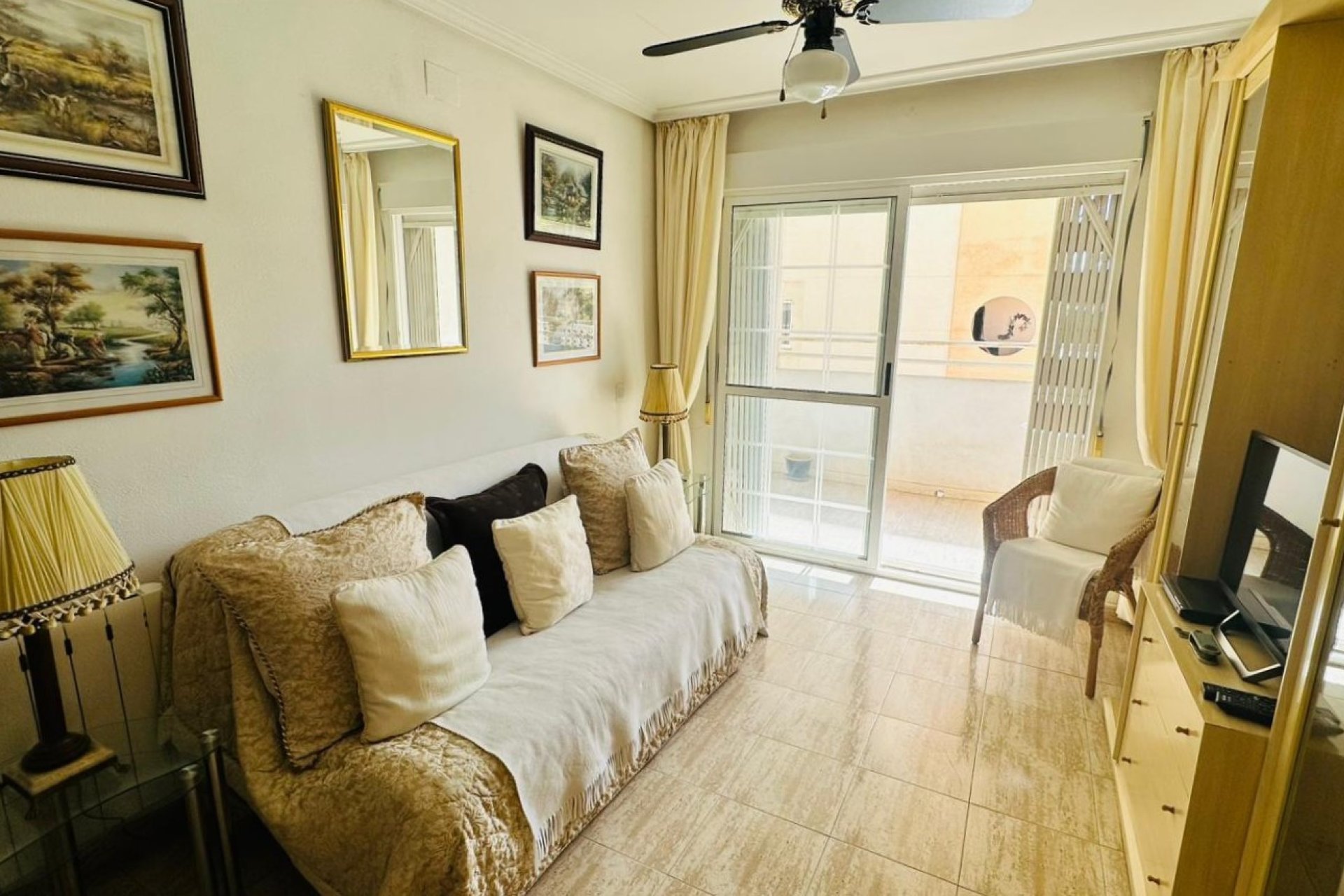 Wiederverkauf - - APARTMENT -
Torrevieja - Urbanización San Luis