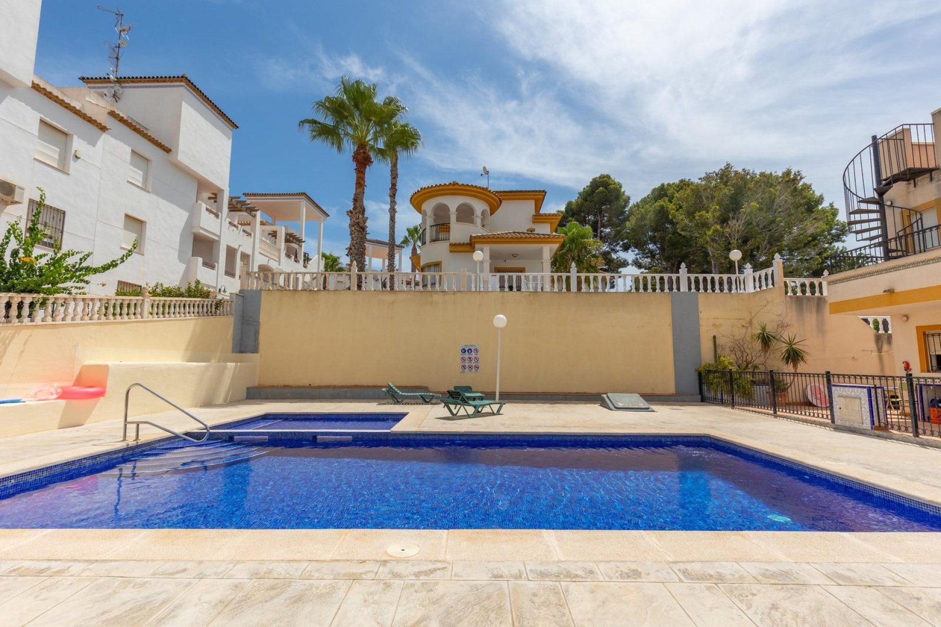 Wiederverkauf - Buhardilla -
Orihuela Costa - Villamartín