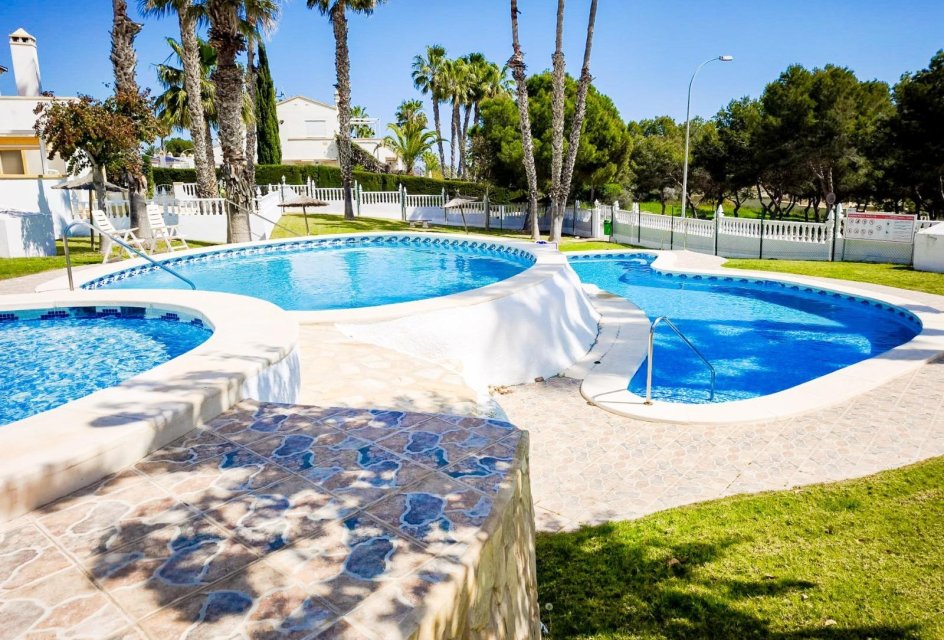 Wiederverkauf - Bungalow -
Orihuela Costa - Villamartín-Las Filipinas