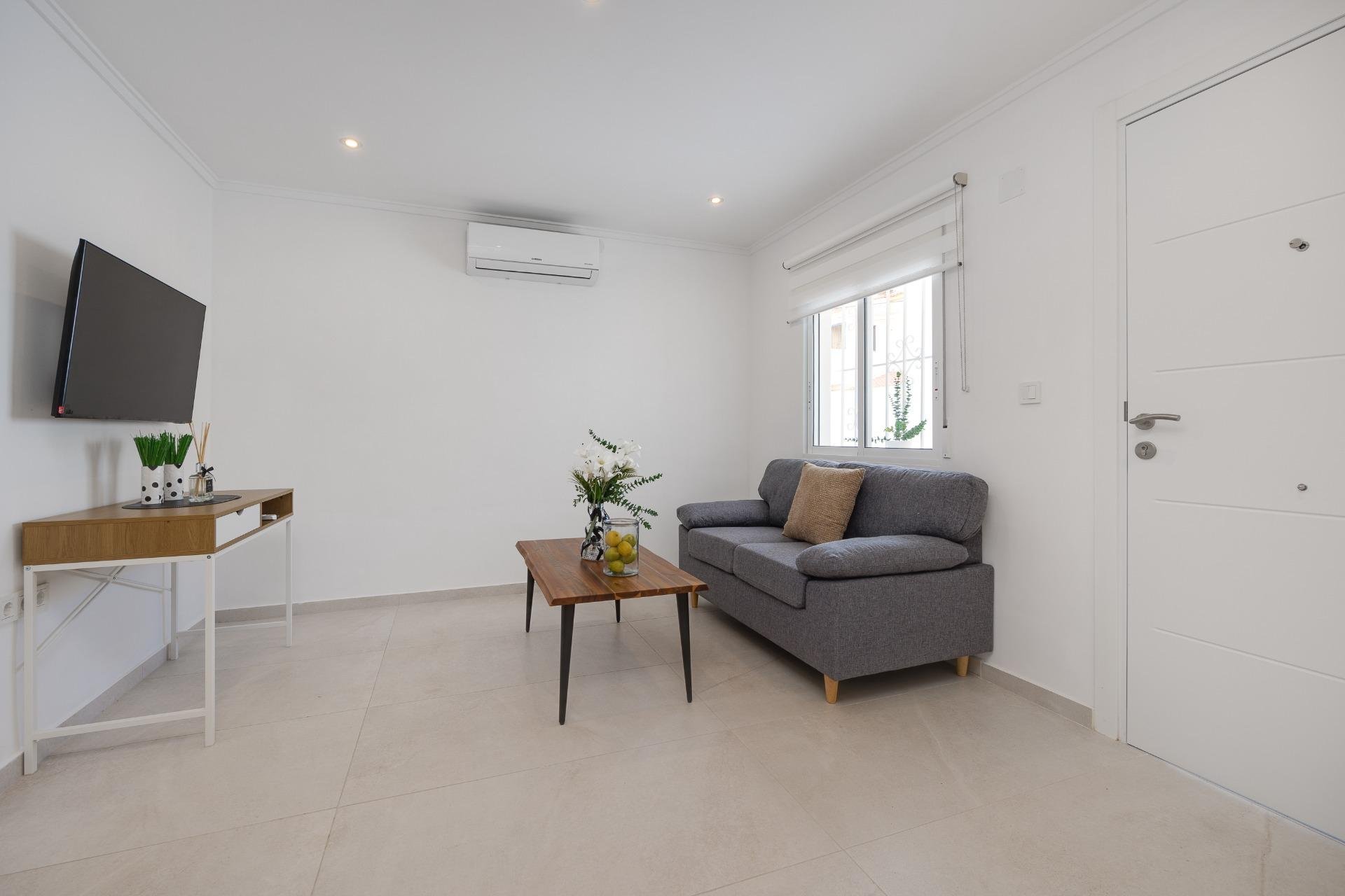 Wiederverkauf - Bungalow -
Torrevieja - La Siesta - El Salado - Torreta