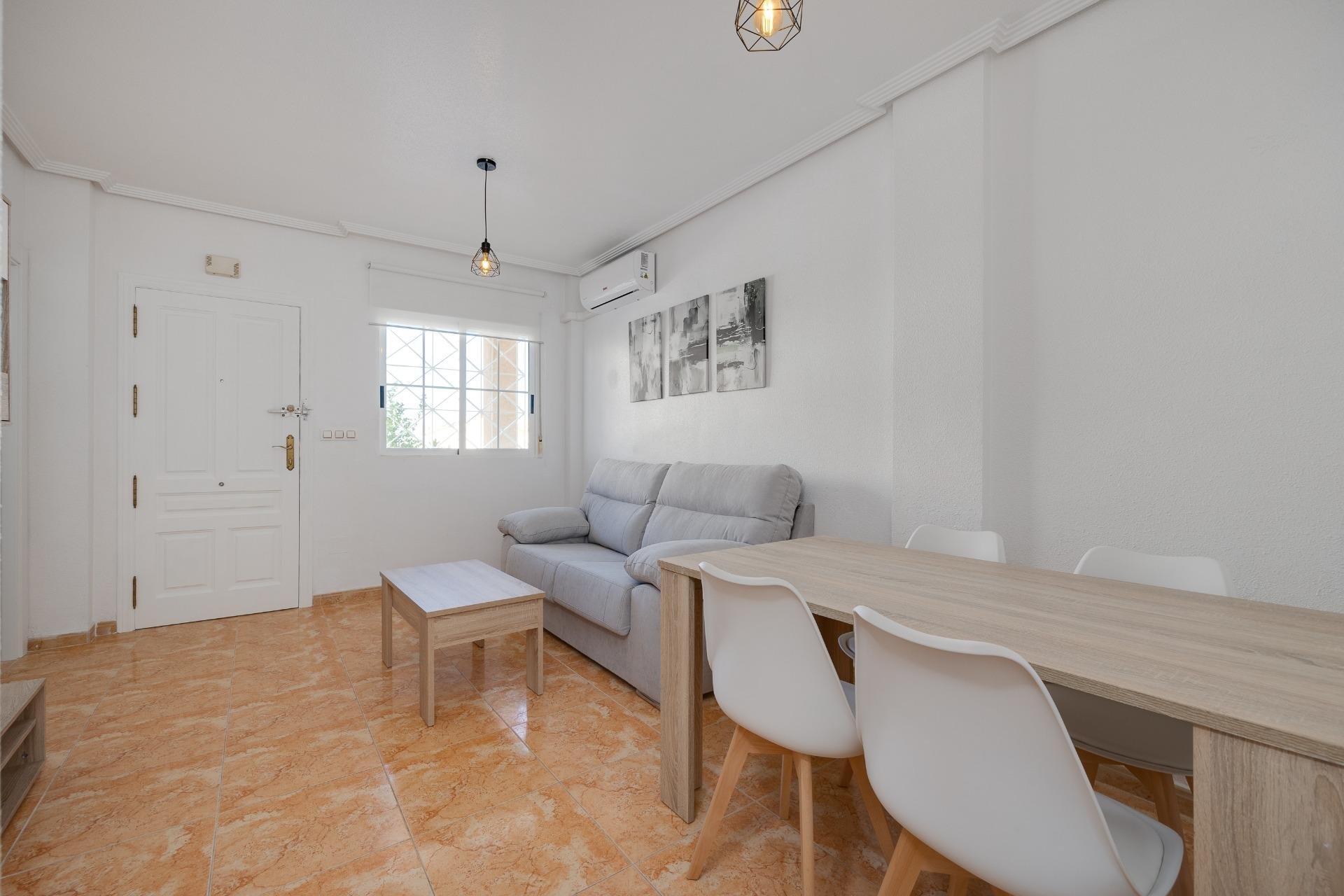 Wiederverkauf - Bungalow -
Torrevieja - Parque Acuático - Sector 25