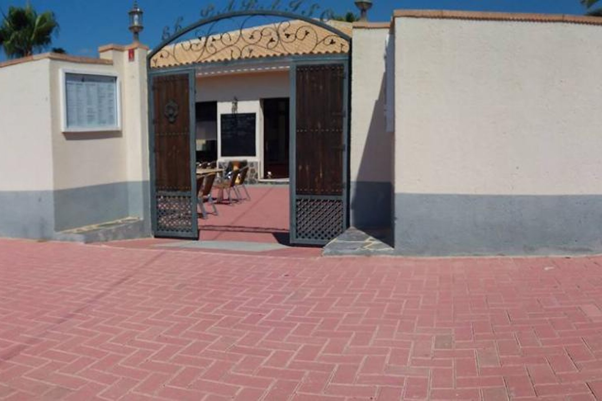 Wiederverkauf - Bungalow -
Torrevieja - Playa de los Naufragos