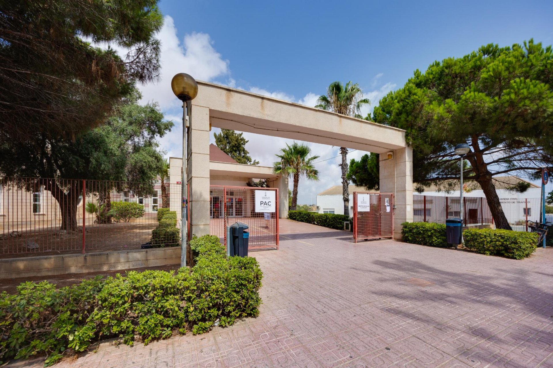 Wiederverkauf - Bungalow -
Torrevieja - Playa del Acequión