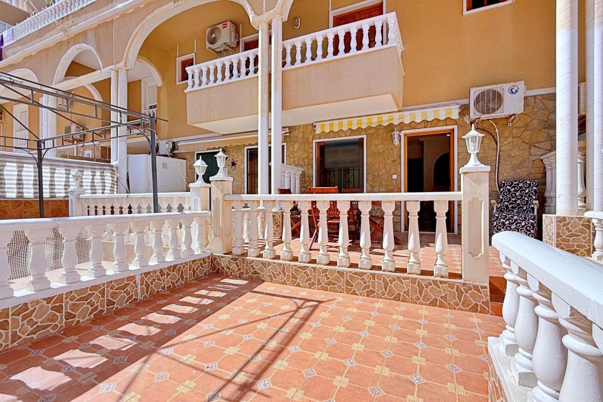 Wiederverkauf - Bungalow -
Torrevieja - Punta prima