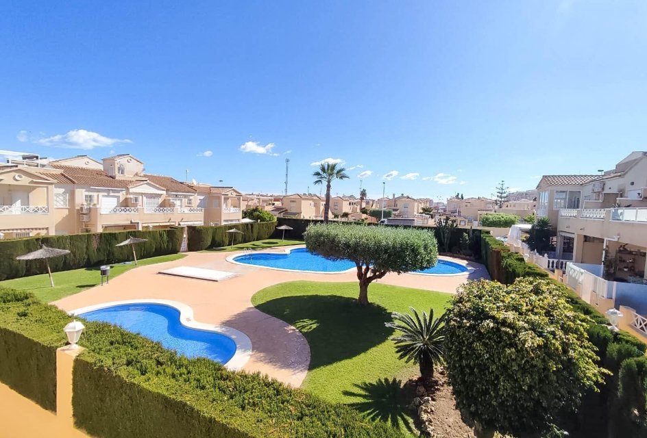 Wiederverkauf - Bungalow -
Torrevieja - Sector 25