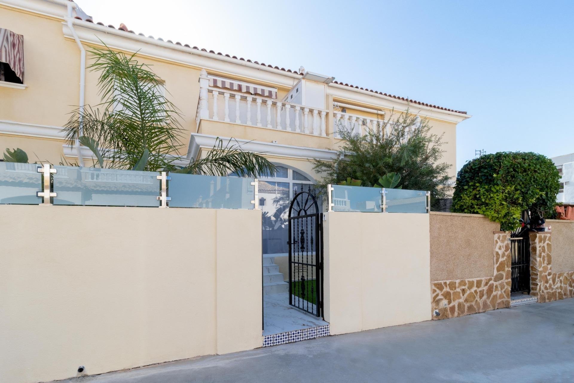 Wiederverkauf - Bungalow -
Torrevieja - Torrejón