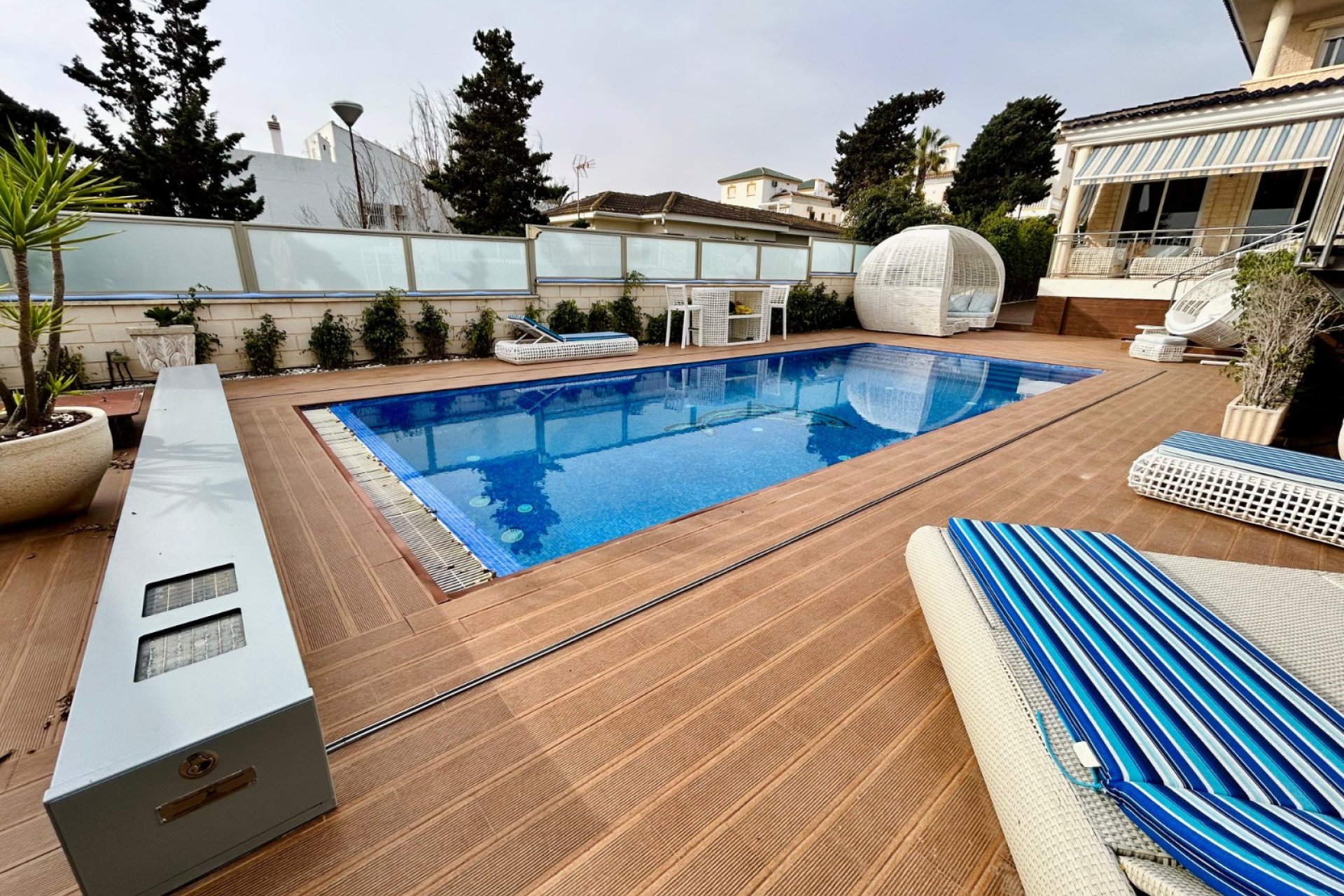 Wiederverkauf - - CHALET -
Torrevieja - La Mata