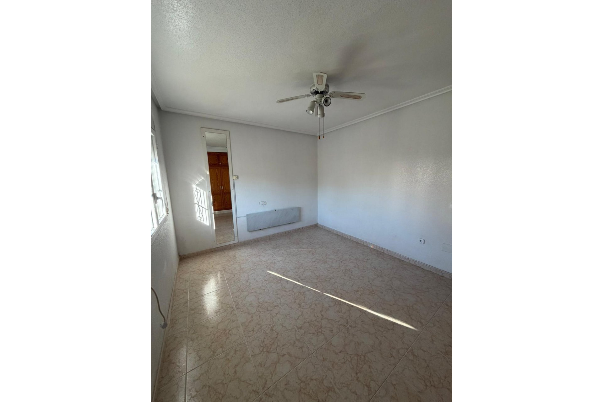 Wiederverkauf - Inmueble singular -
Orihuela Costa - Playa Flamenca