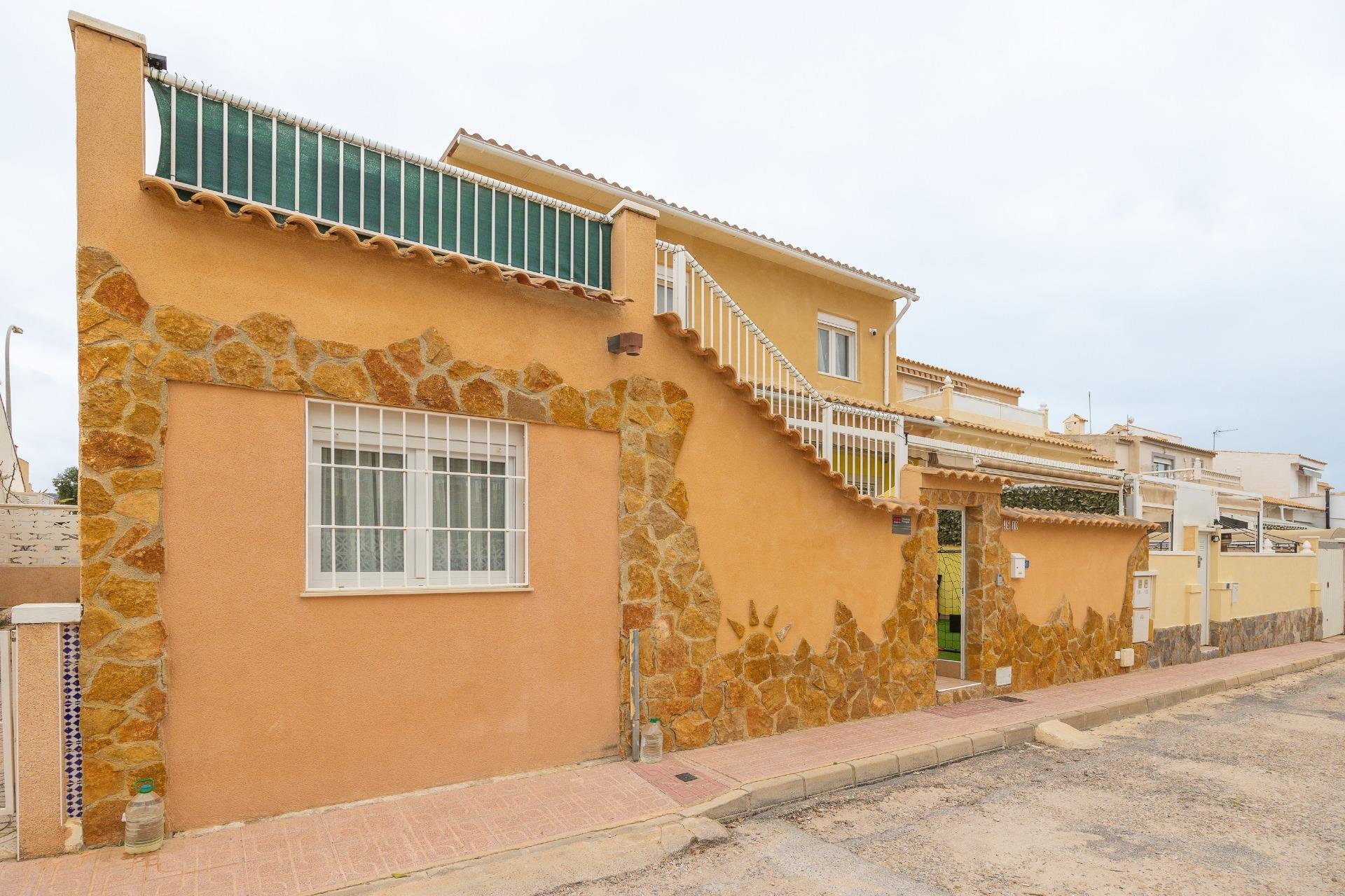 Wiederverkauf - Stadthaus -
Orihuela Costa - La Florida