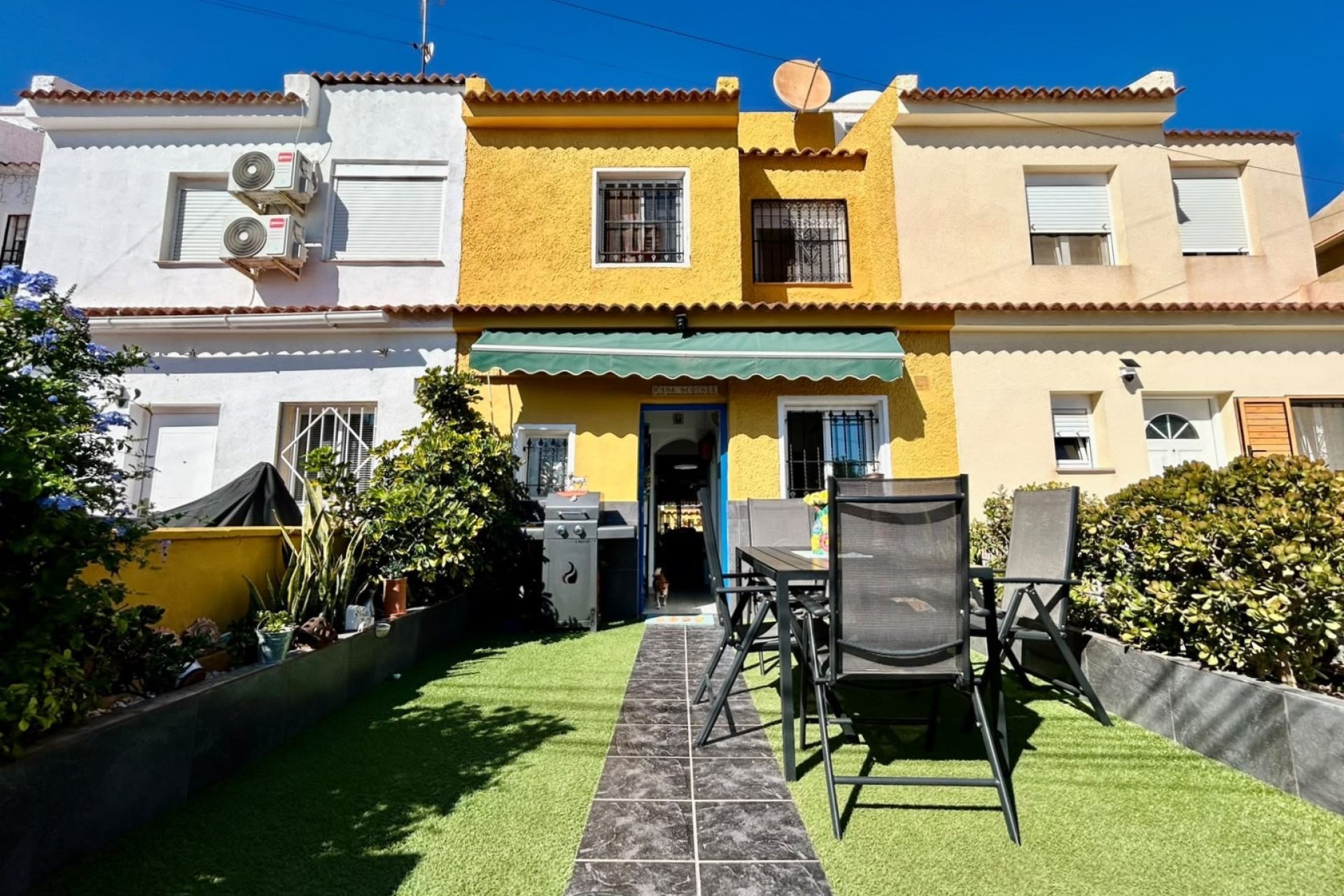 Wiederverkauf - Stadthaus -
Torrevieja - La siesta