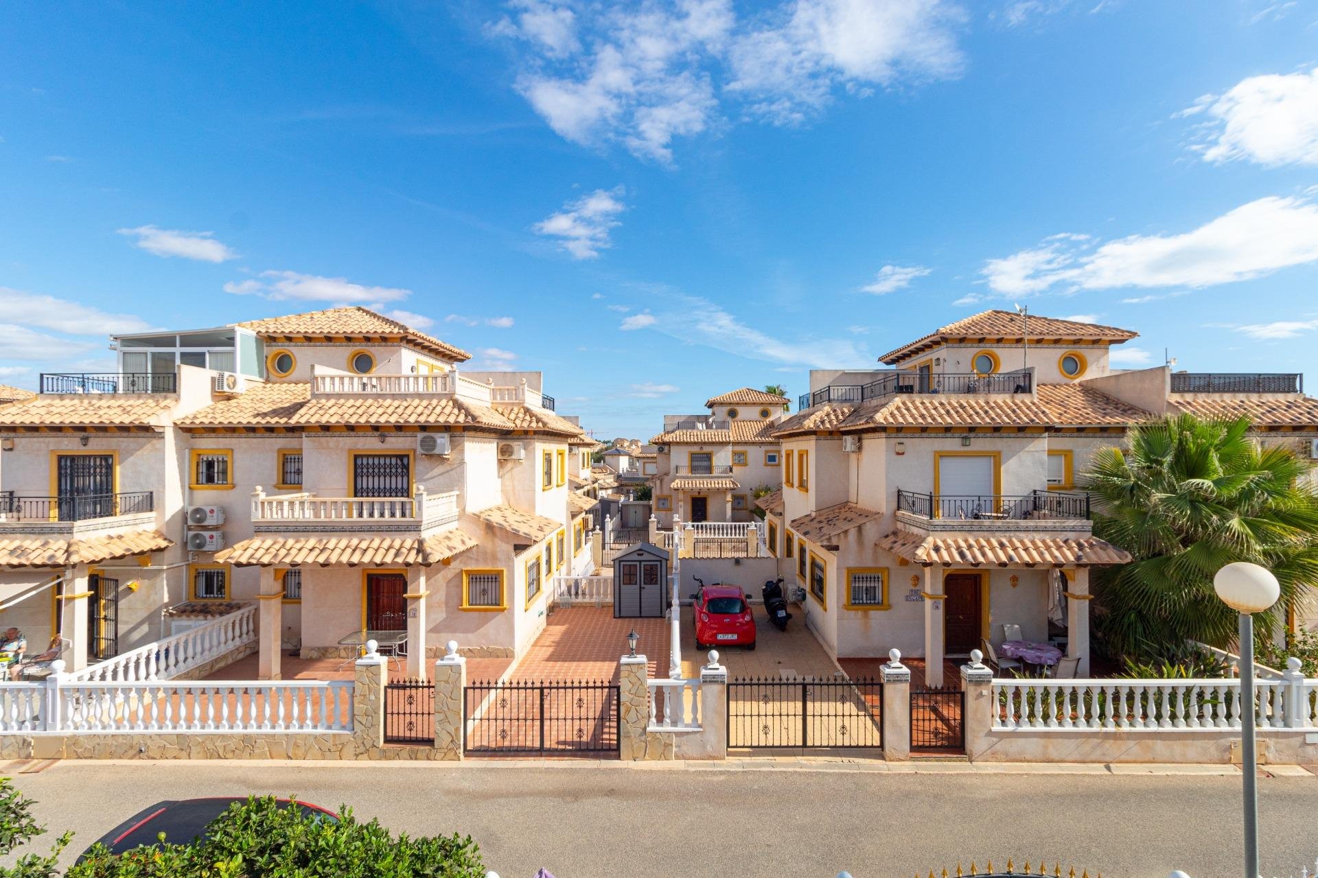 Wiederverkauf - Terraced house -
Orihuela Costa - Cabo Roig