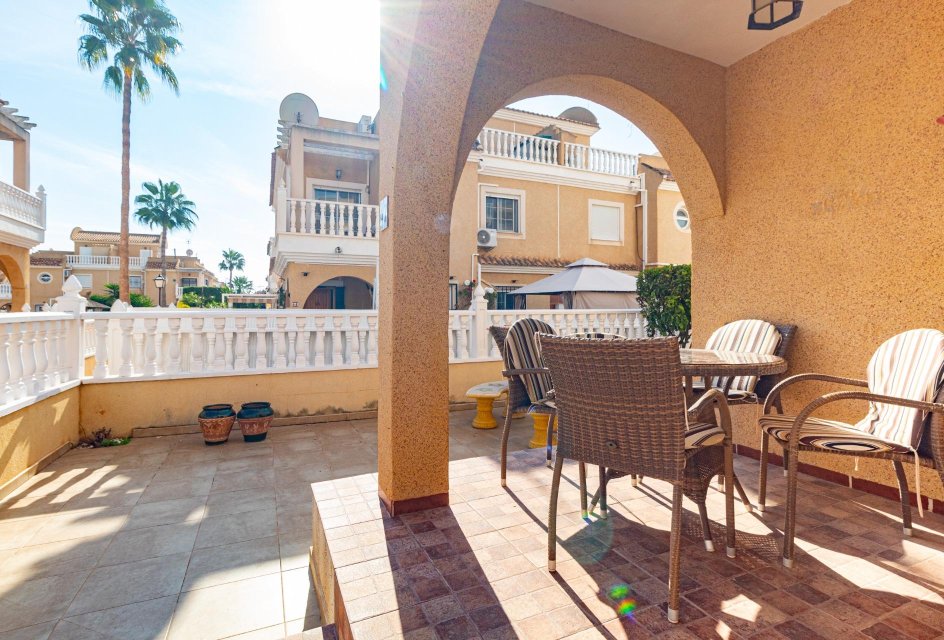 Wiederverkauf - Terraced house -
Orihuela Costa - Cabo Roig