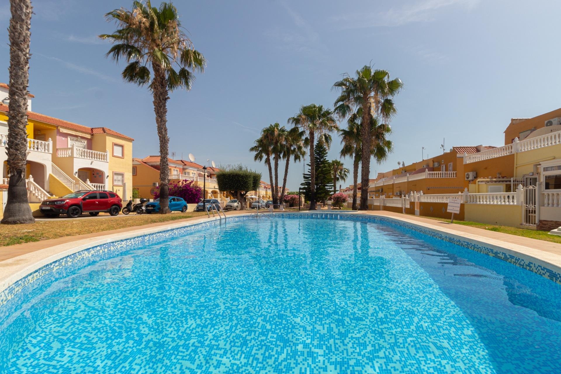Wiederverkauf - Terraced house -
Orihuela Costa - La Regia