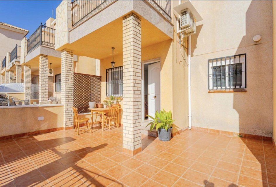 Wiederverkauf - Terraced house -
Orihuela Costa - Los Altos