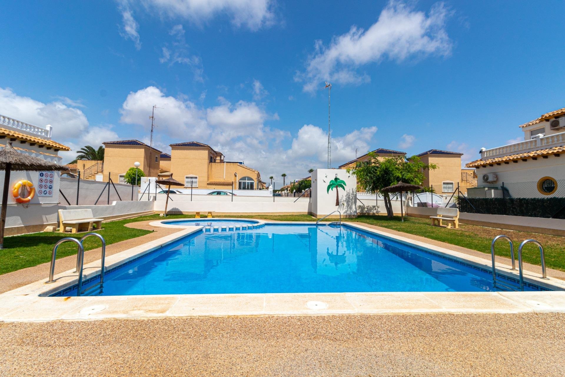 Wiederverkauf - Terraced house -
Torrevieja - Los altos