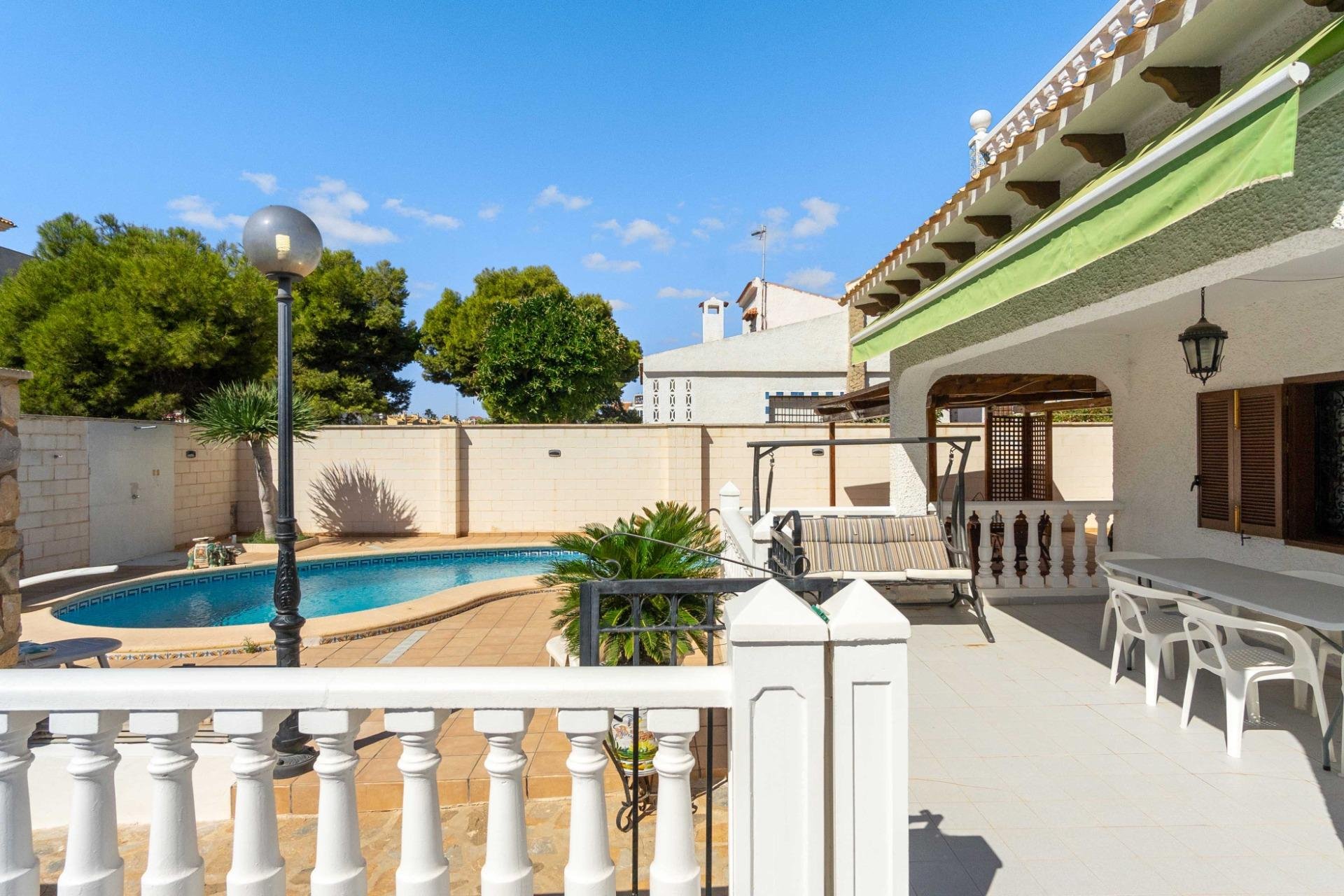 Wiederverkauf - Villa -
Orihuela Costa - Cabo Roig