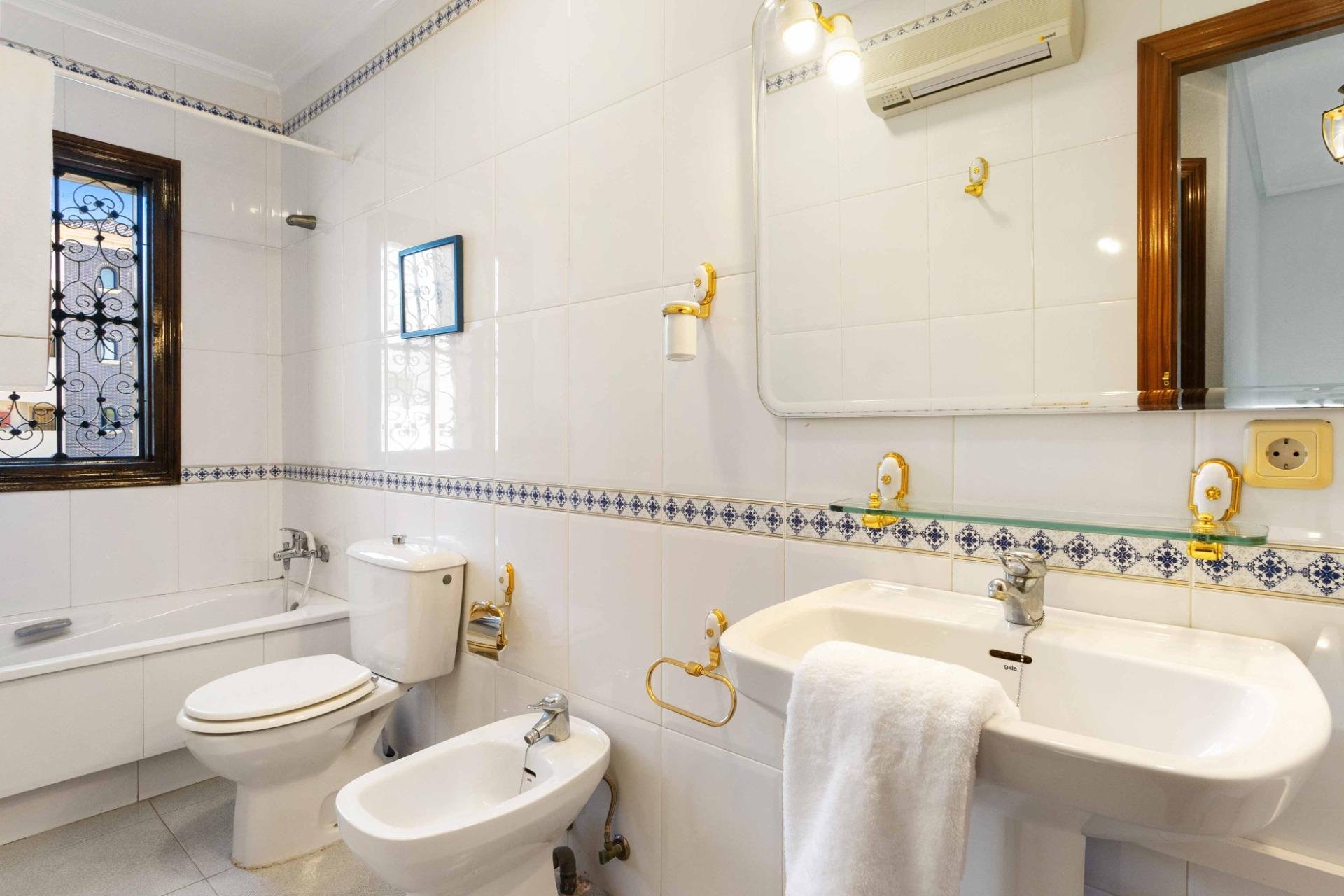 Wiederverkauf - Villa -
Orihuela Costa - Cabo Roig
