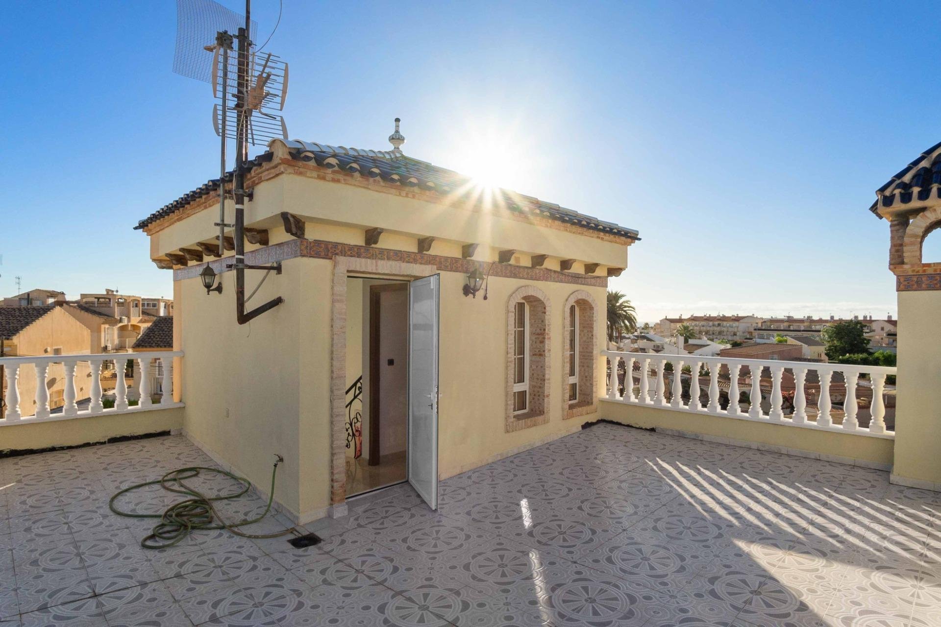 Wiederverkauf - Villa -
Orihuela Costa - La Florida