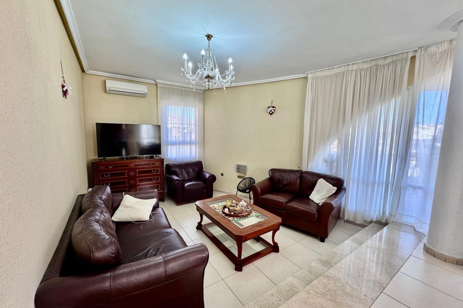 Wiederverkauf - Villa -
Orihuela Costa - Lomas de Cabo Roig