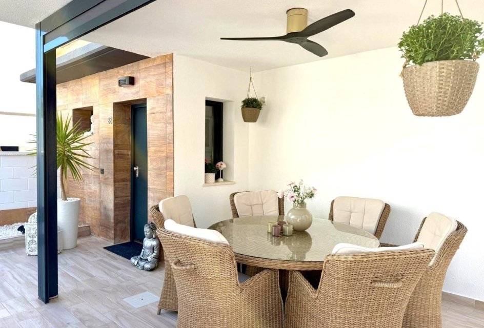 Wiederverkauf - Villa -
Orihuela Costa - Lomas de Cabo Roig