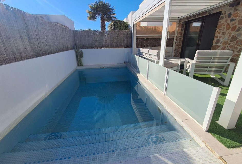 Wiederverkauf - Villa -
Orihuela Costa - Lomas de Cabo Roig