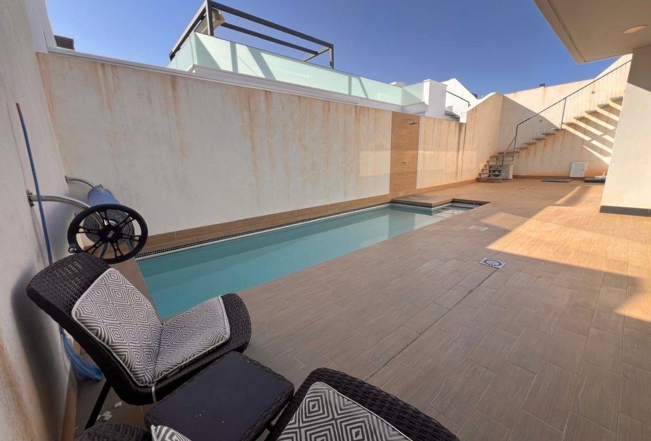Wiederverkauf - Villa -
Orihuela Costa - Lomas de Cabo Roig