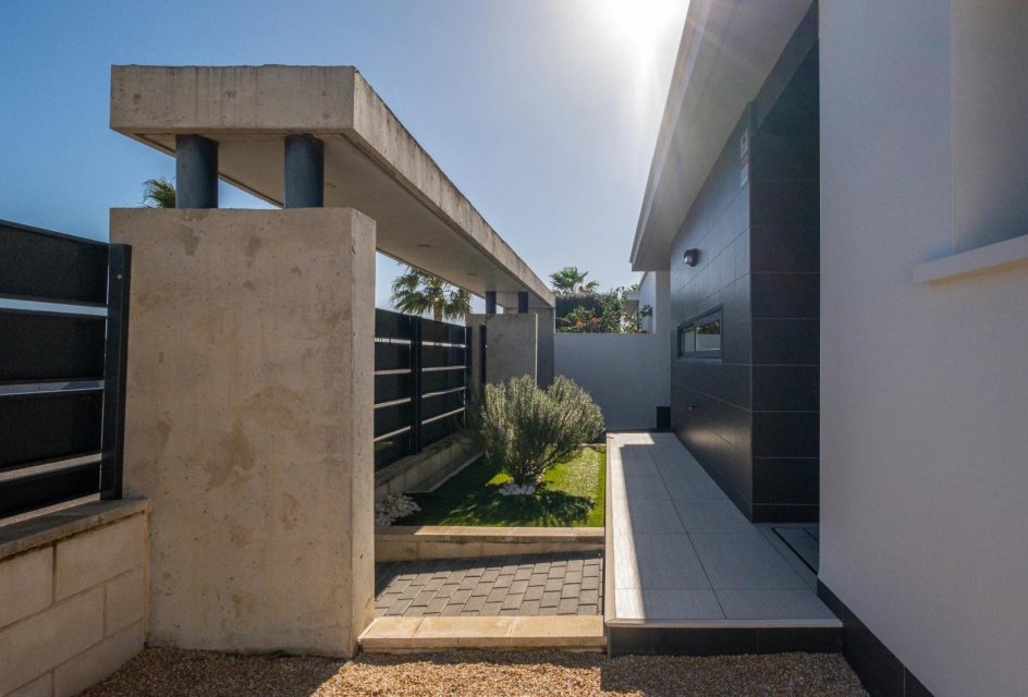 Wiederverkauf - Villa -
Orihuela Costa - Lomas de Cabo Roig