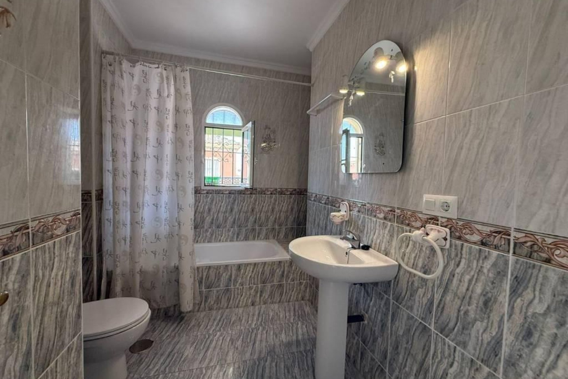 Wiederverkauf - Villa -
Orihuela Costa - Playa Flamenca