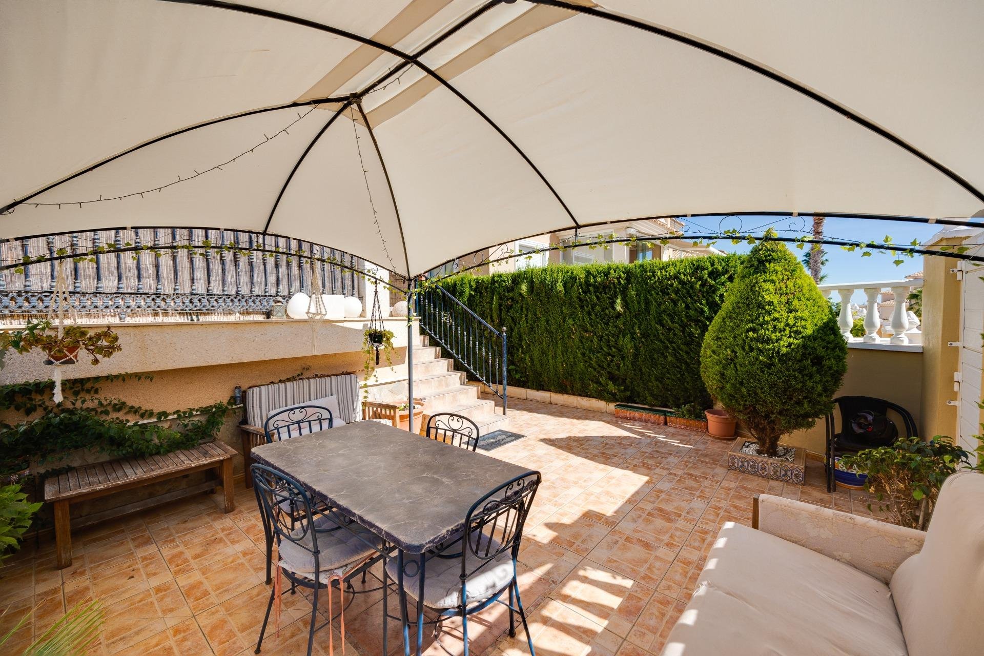 Wiederverkauf - Villa -
Orihuela Costa - Urbanización Perla del Mar