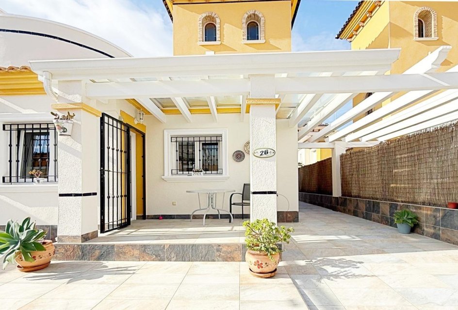 Wiederverkauf - Villa -
Orihuela Costa - Urbanización Perla del Mar